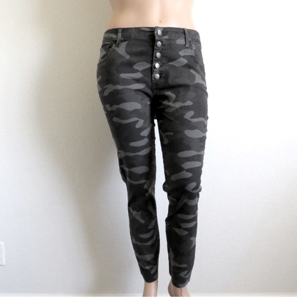 KUT from the KLOTH Jeans Women’s DISTRESSED Connie Ankle Skinny Plus Size 16 NWT - Picture 3 of 4